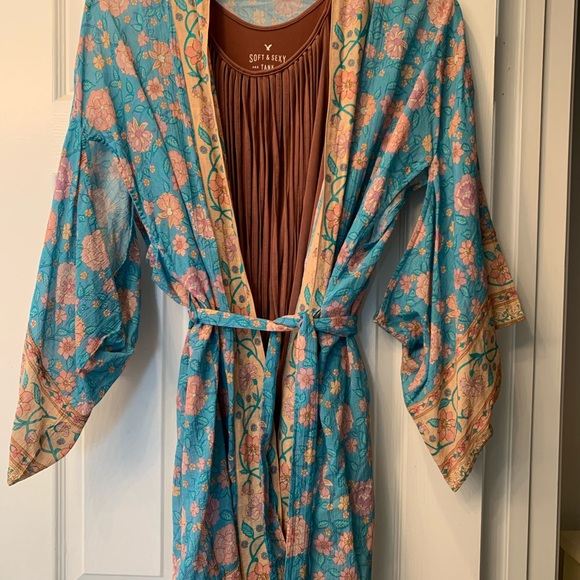 BNWT Spell Love Story Midi Robe S/M - Picture 3 of 17